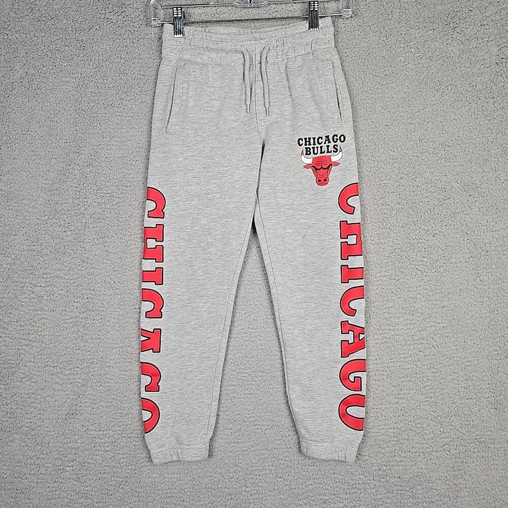 NBA Boys Joggers Size S(8) Chicago Bulls Gray Logo